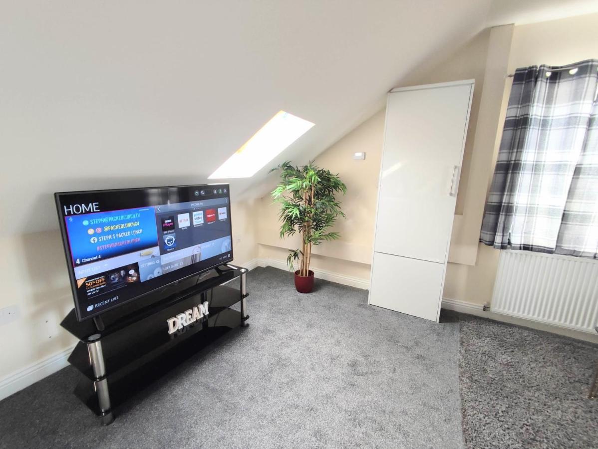 Crystal Suite 4 - Private Parking - Metro ノース・シールズ エクステリア 写真