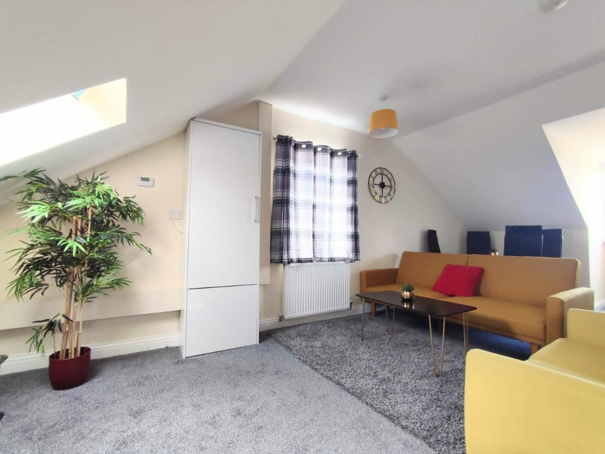 Crystal Suite 4 - Private Parking - Metro ノース・シールズ エクステリア 写真