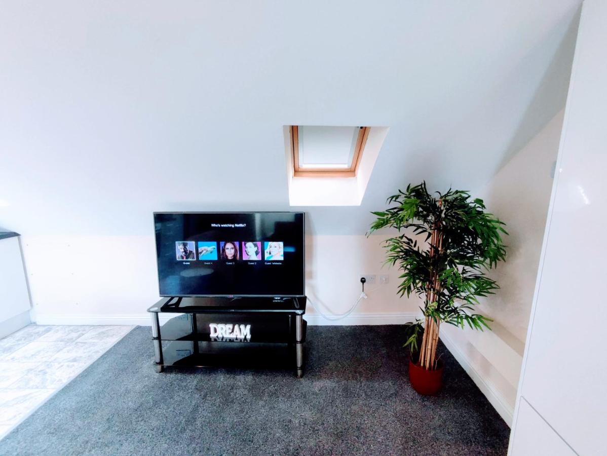 Crystal Suite 4 - Private Parking - Metro ノース・シールズ エクステリア 写真
