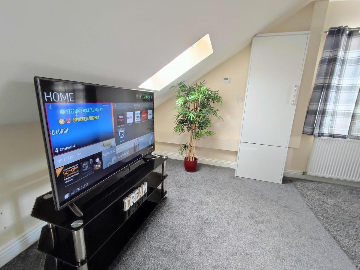 Crystal Suite 4 - Private Parking - Metro ノース・シールズ エクステリア 写真